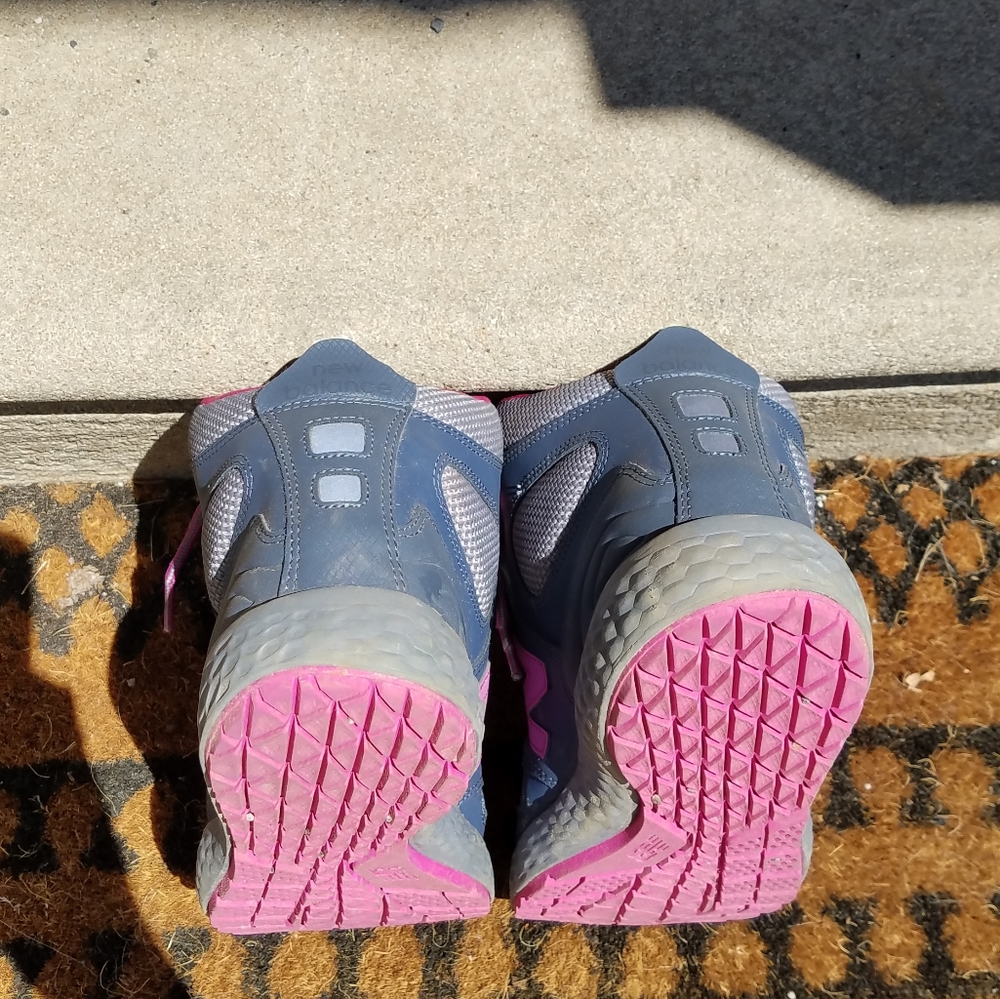 New Blanace Trail Boots Sneakers - Picture 3 of 8
